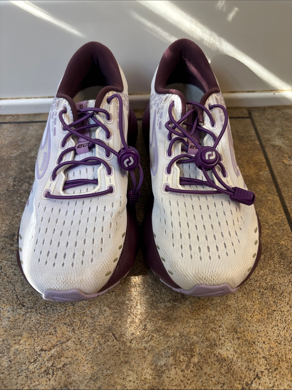 Brooks Women's Glycerin 20 White and Purple Lace-Free Running Sneakers